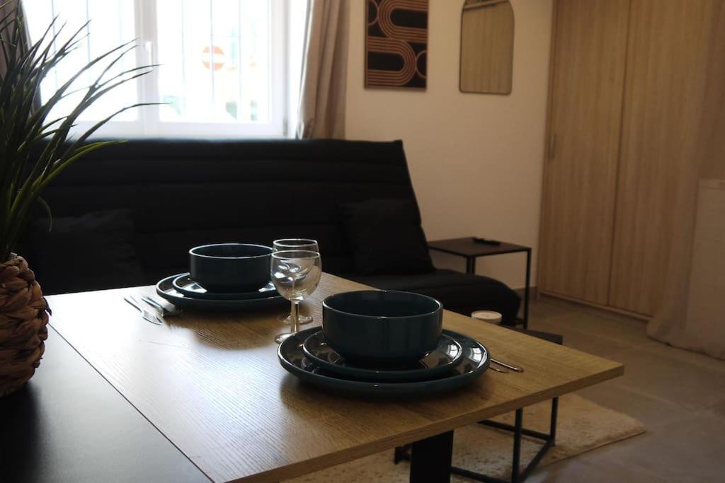 Petit Cocon Douillet Climatise Pour 2 Pers Apartamento La Crau Exterior foto
